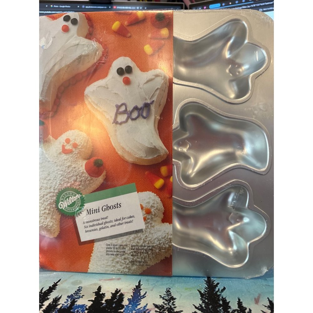 Wilton Aluminum 6 Mini Ghosts Individual Cake Pan Halloween Brownies Gelatin